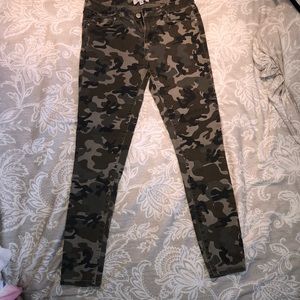 Kendall & Kylie Skinny Jeans